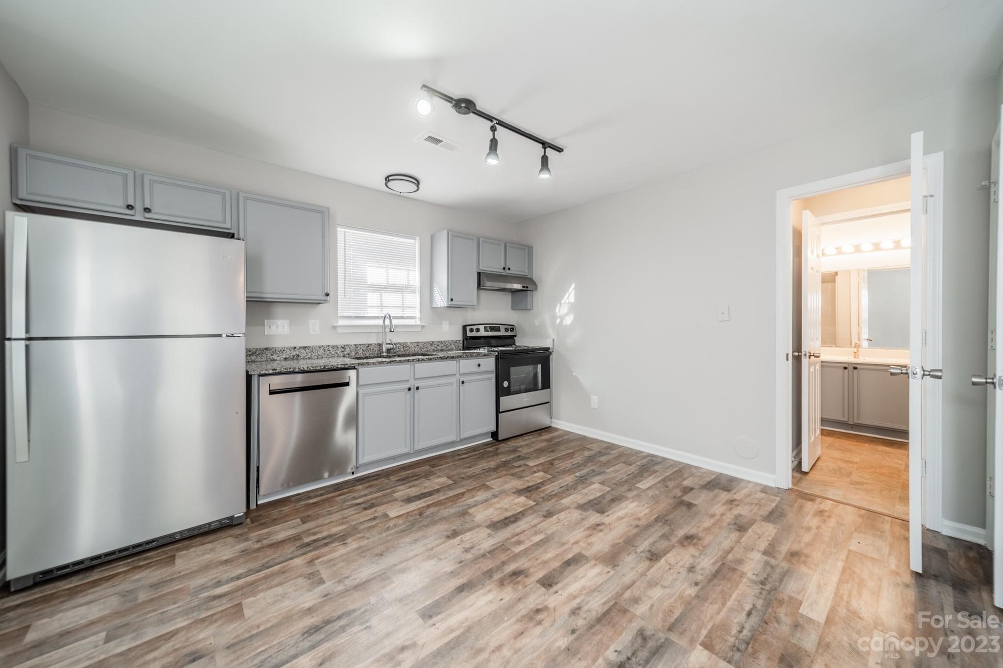 Pinecrest - Residential