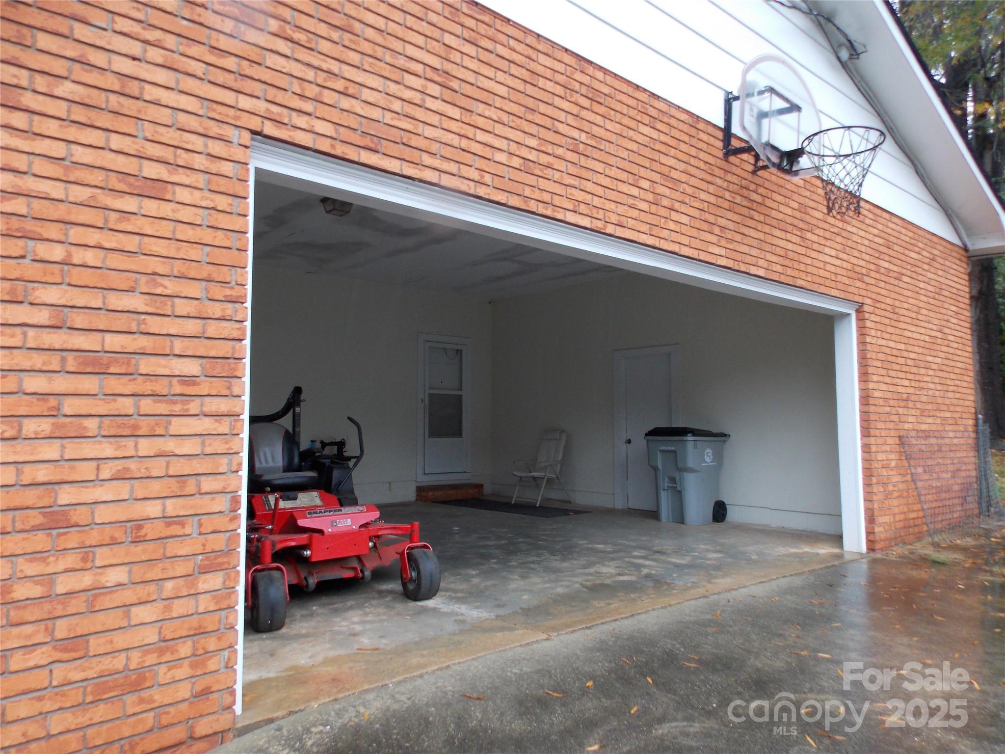 113 Eastwood Park Drive