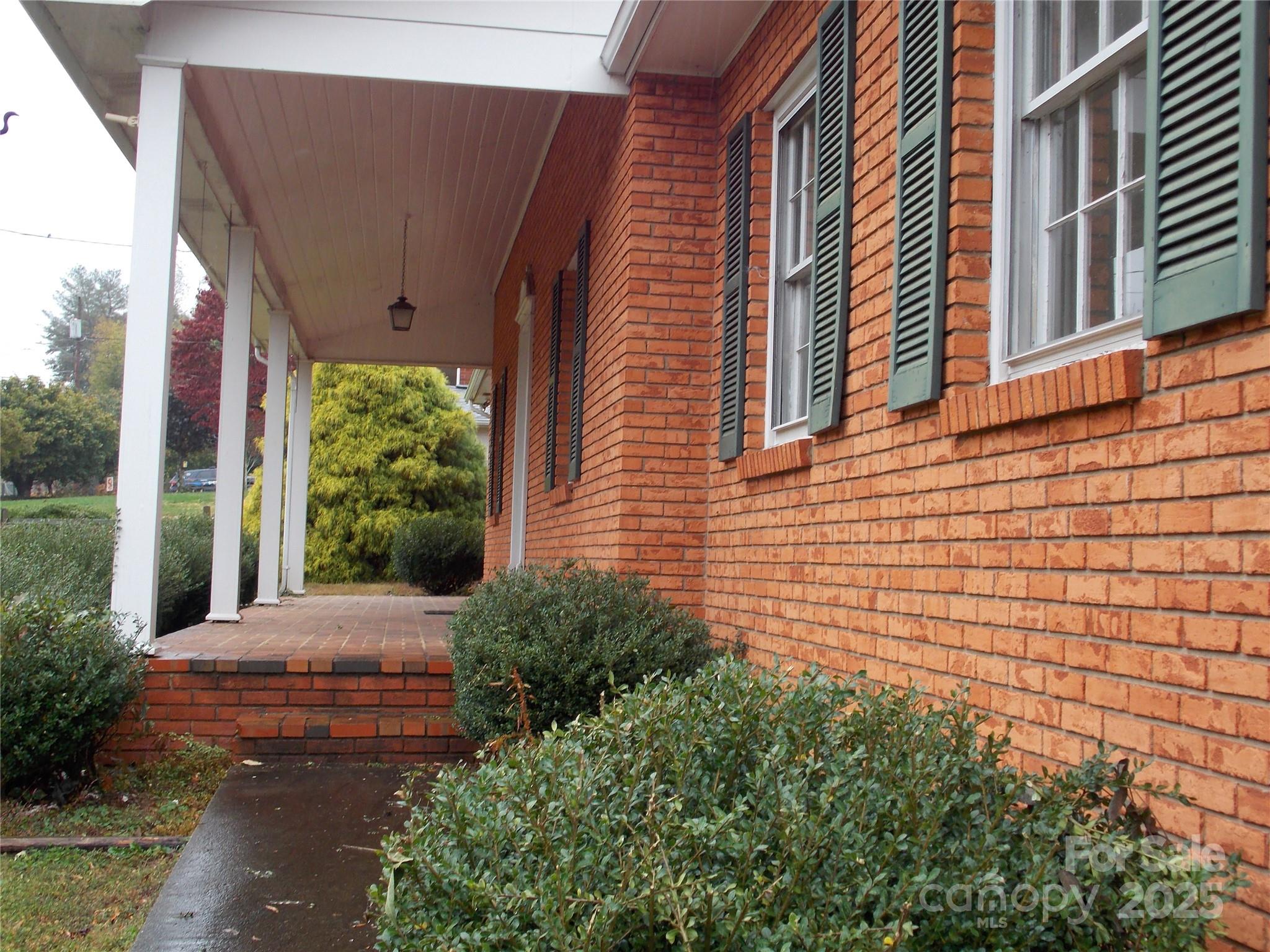 113 Eastwood Park Drive