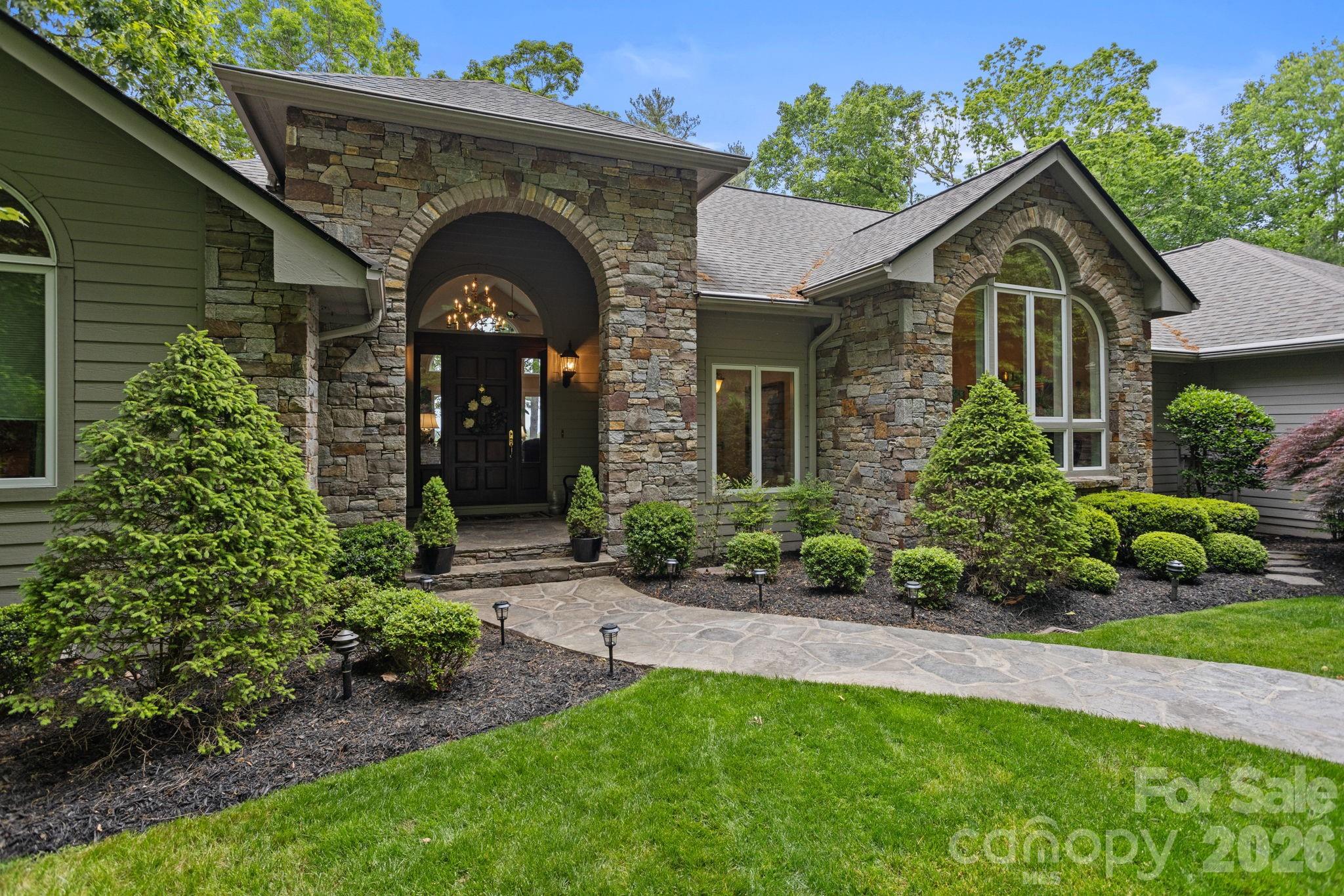 209 Pineholt Lane