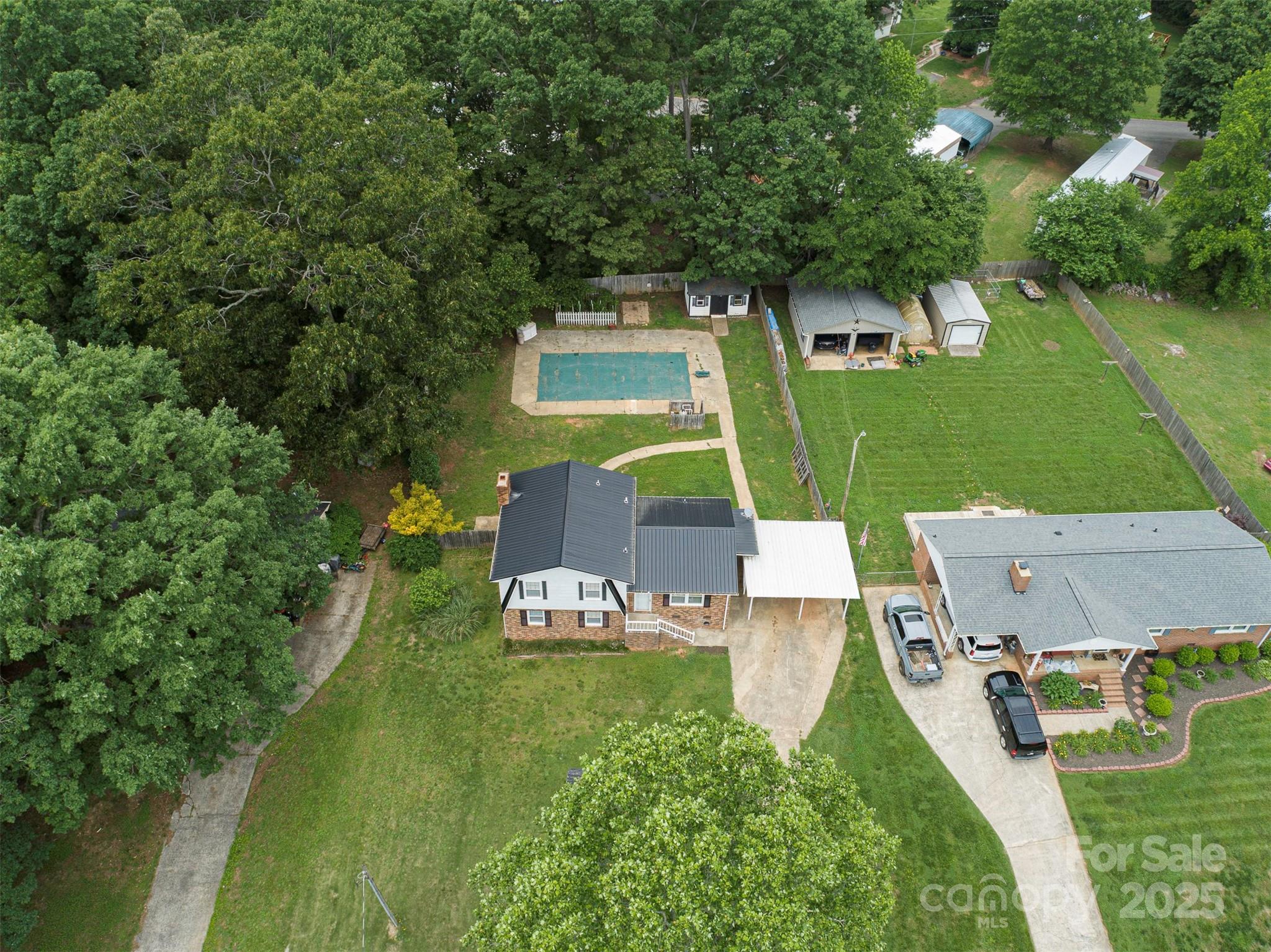 1040 Spring Drive