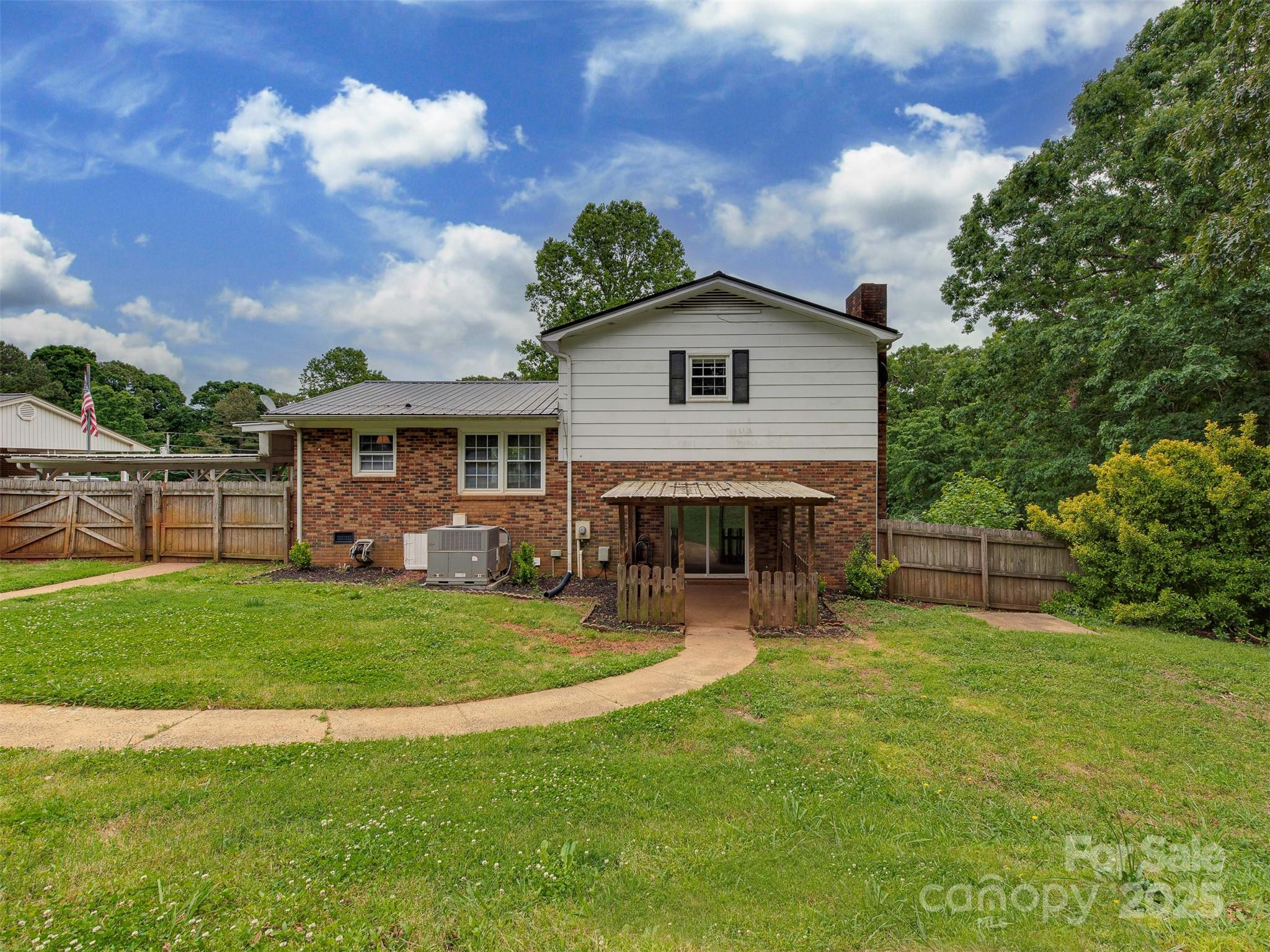 1040 Spring Drive