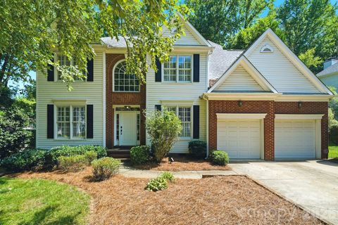 Photo of 7711 Abbotsinch Court, Charlotte, NC 28269 (MLS # 4397485)