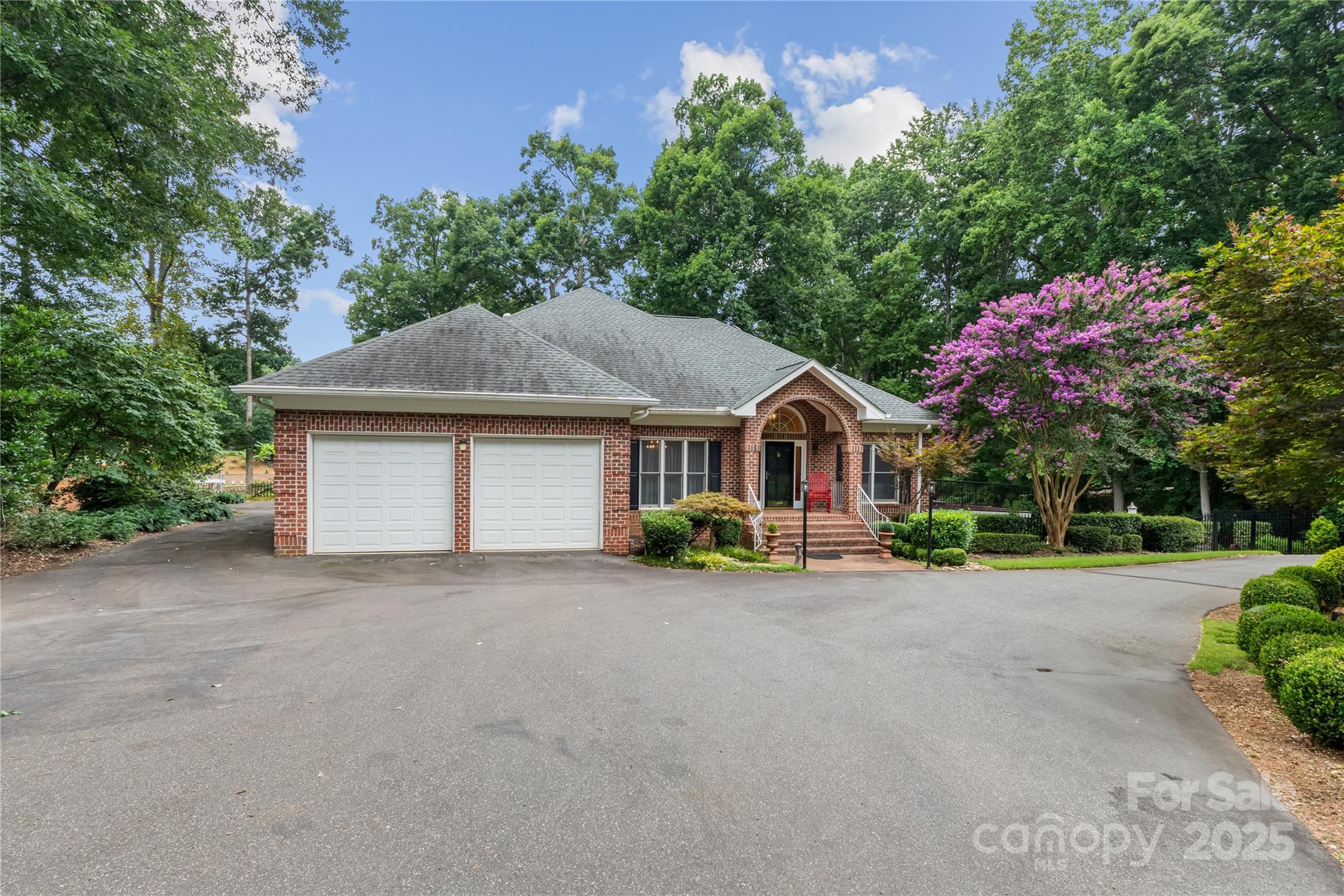 502 Lakeview Shores Loop