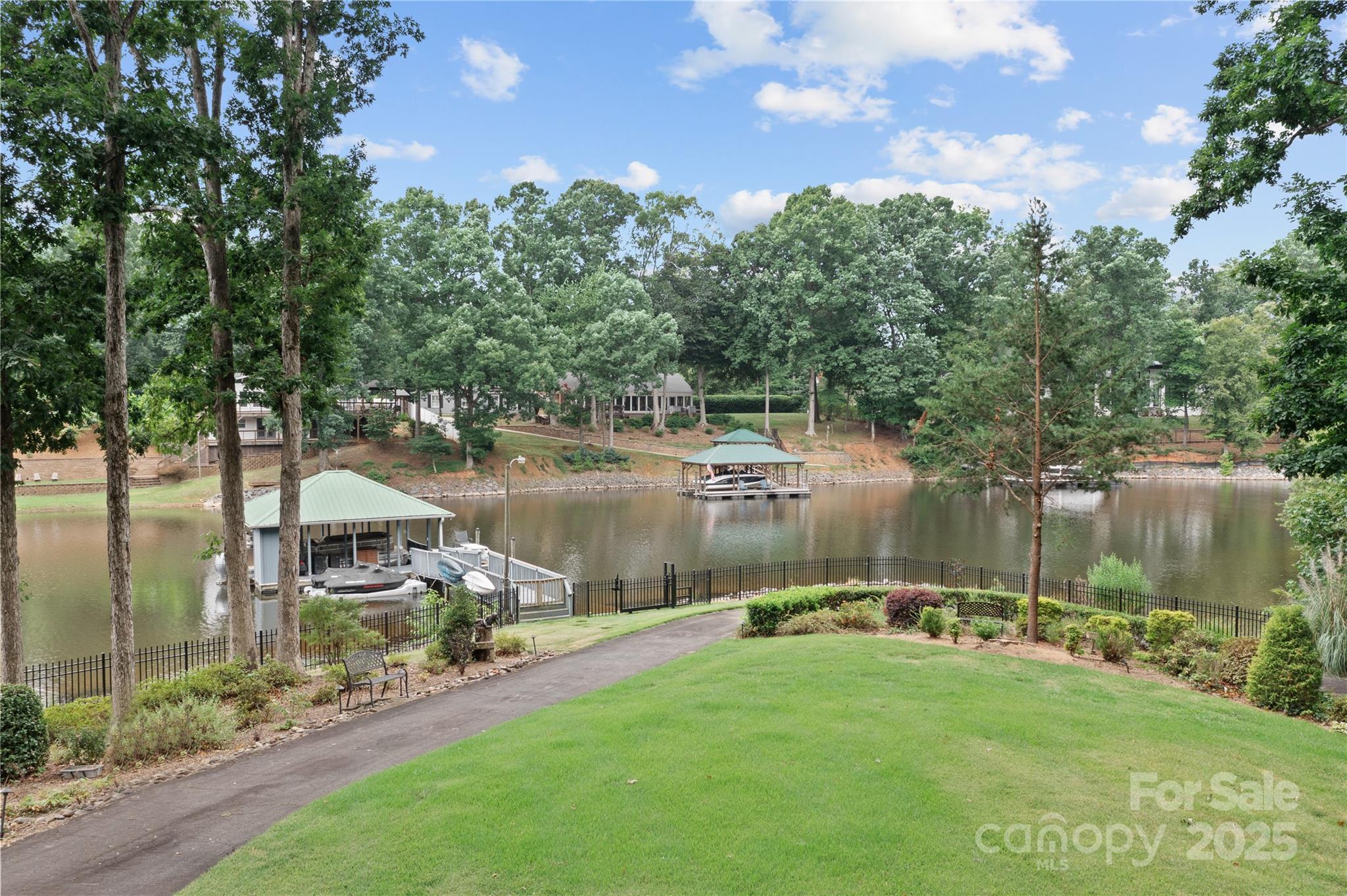 502 Lakeview Shores Loop