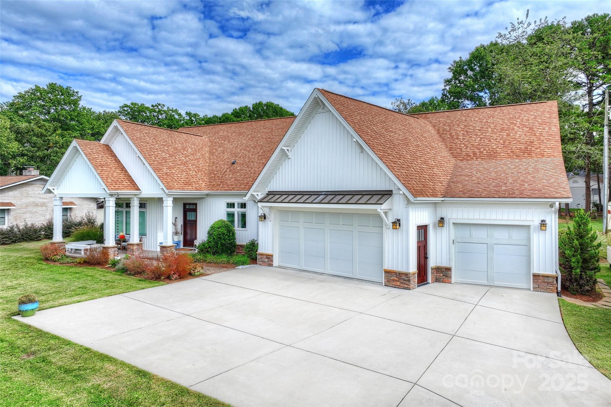 21228 Lakeview Circle