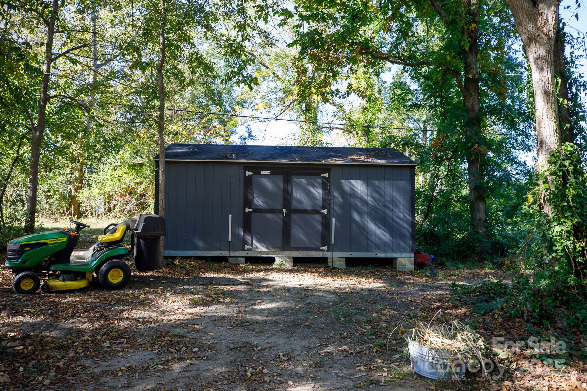 Country Club Estates - Residential