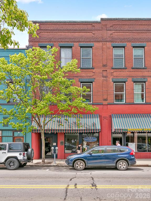 49 Broadway Street 204