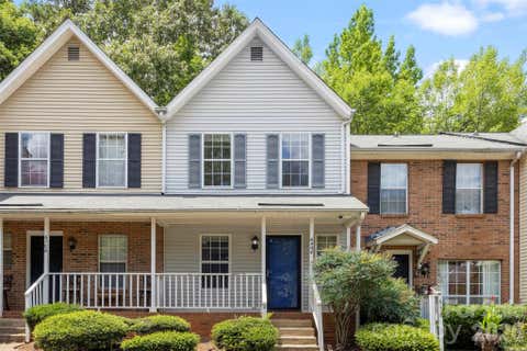 Photo of 6404 Windsor Gate Lane, Charlotte, NC 28215 (MLS # 4401373)
