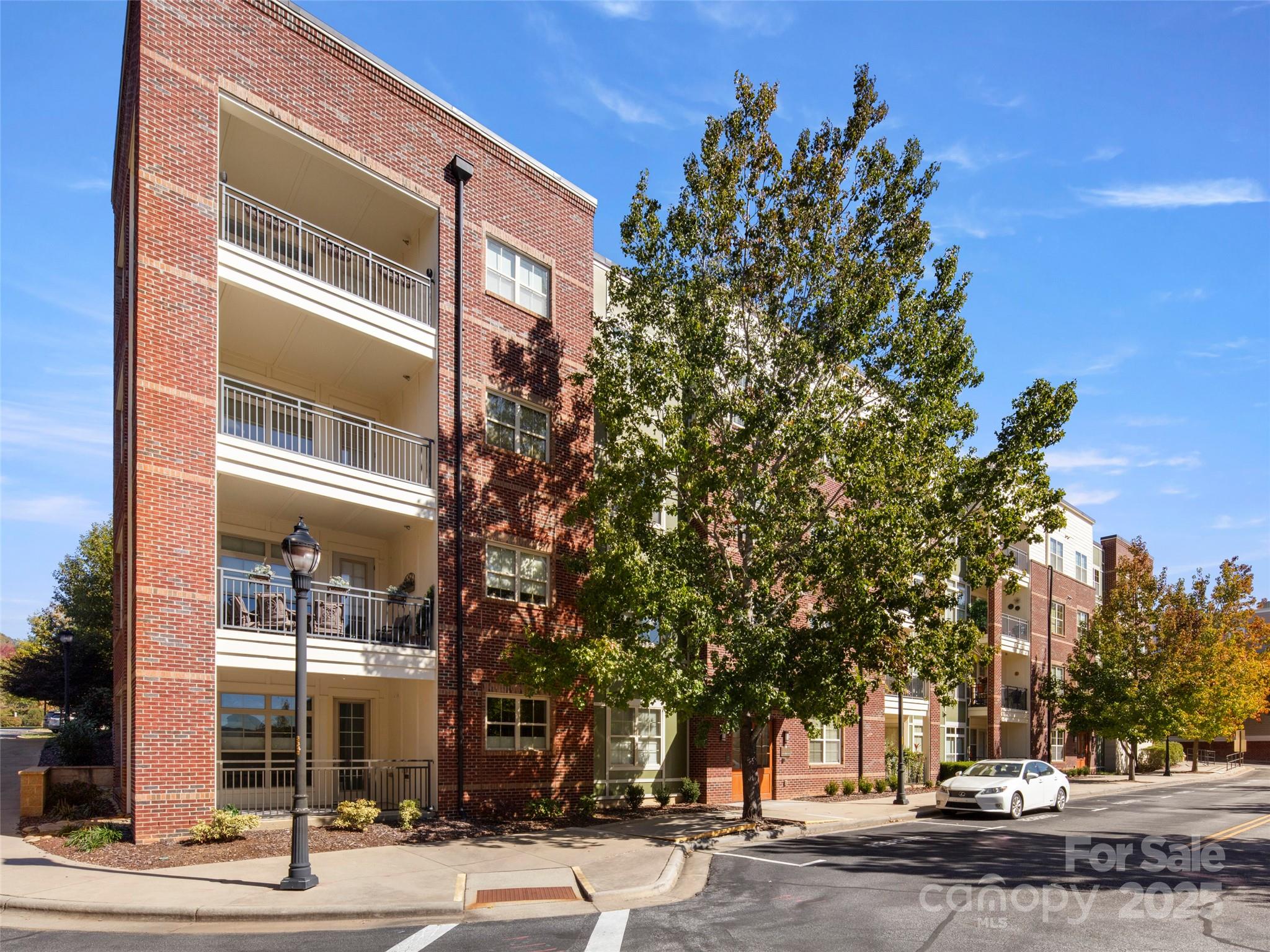 Biltmore Park Town Square - Residential