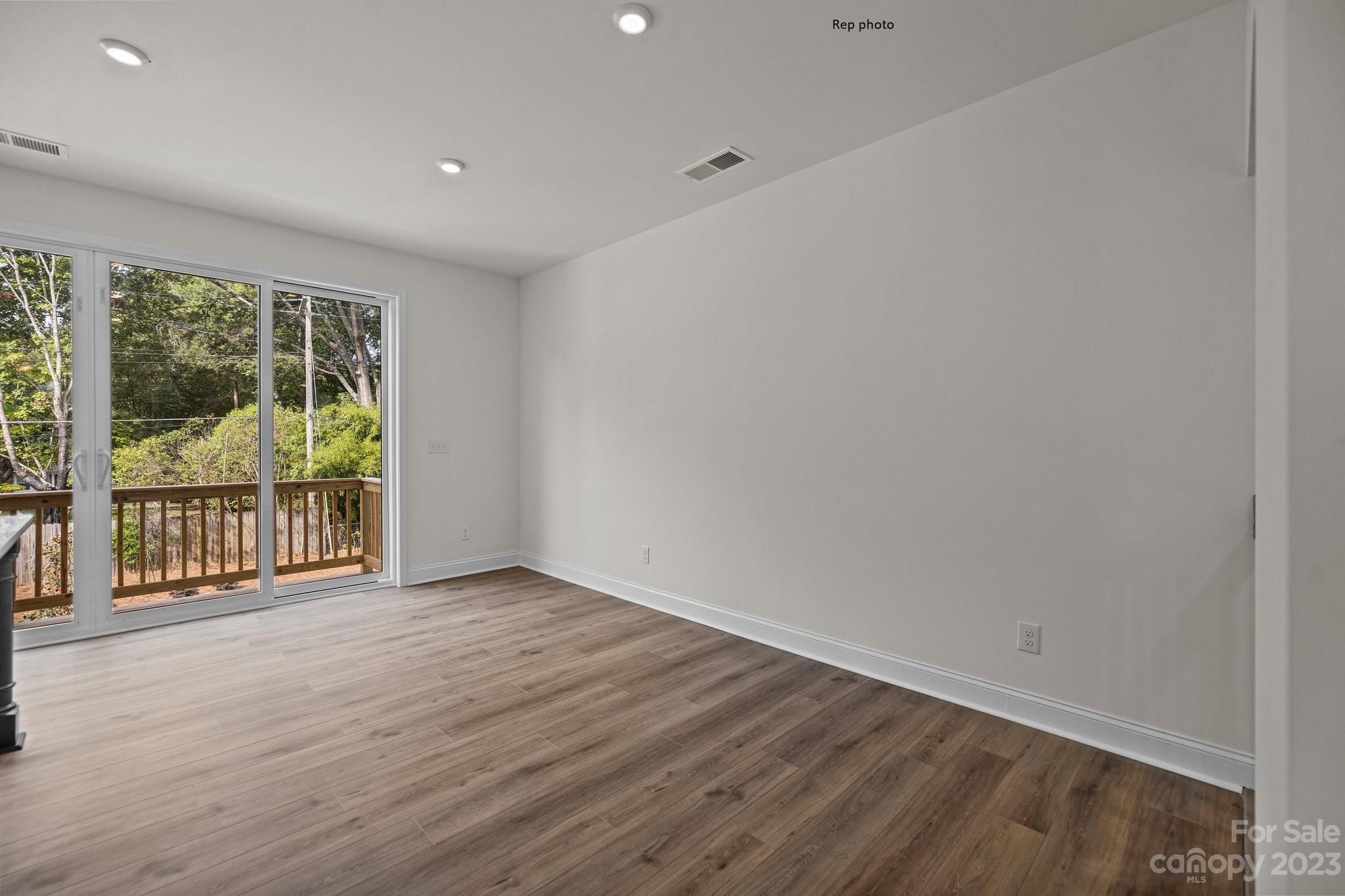 The Townes of Cotswold - Residential