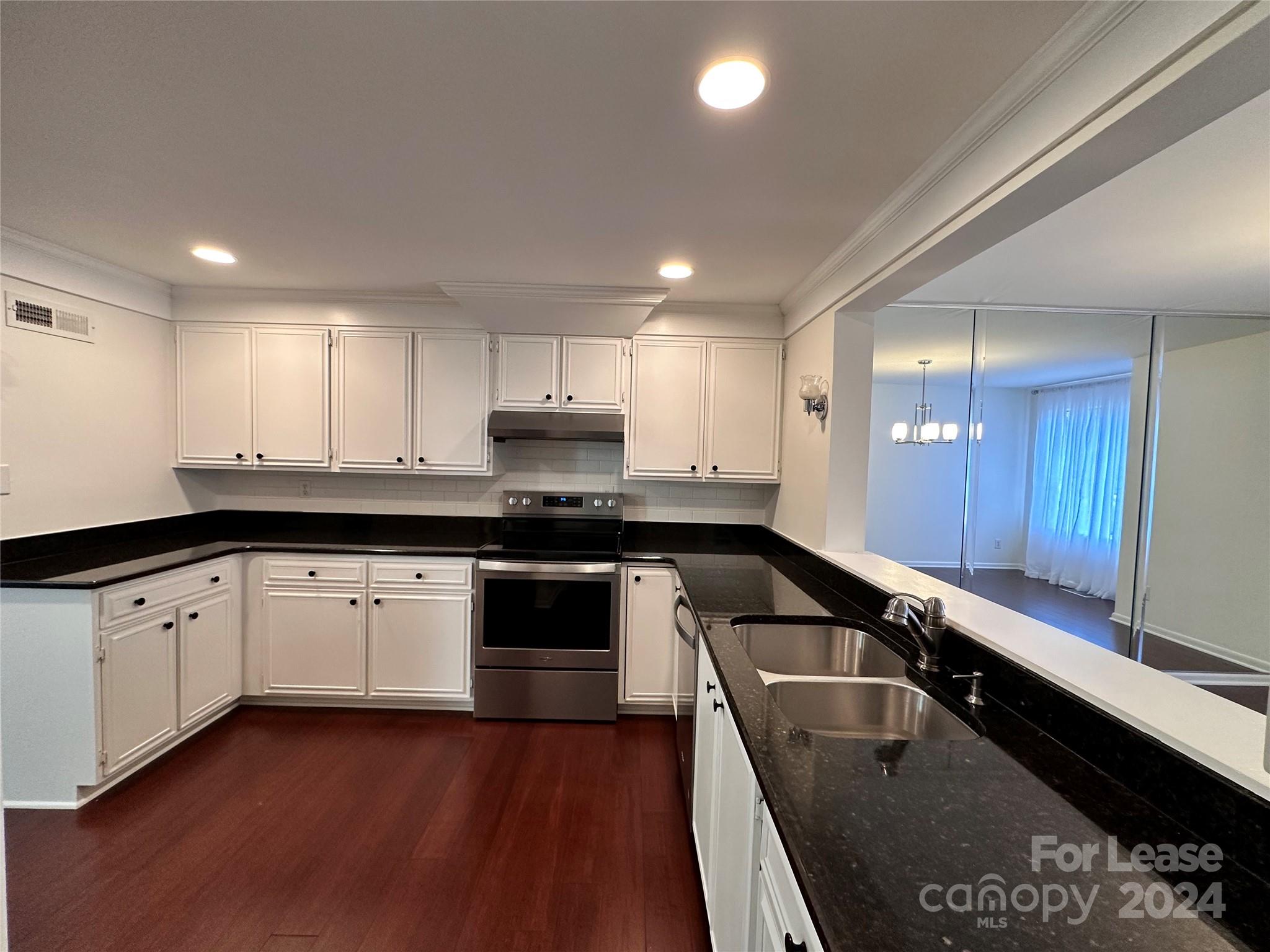 River Hills - Residential Lease