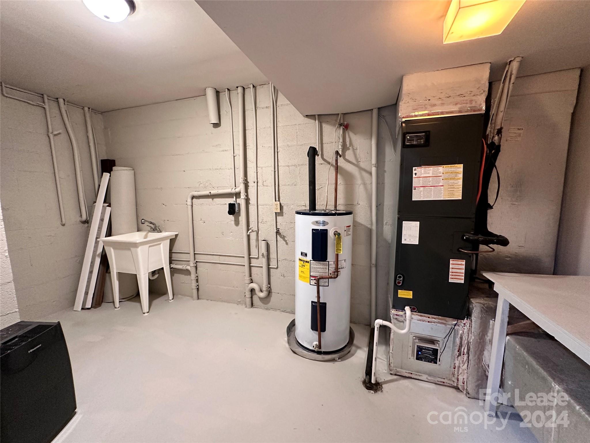 River Hills - Residential Lease