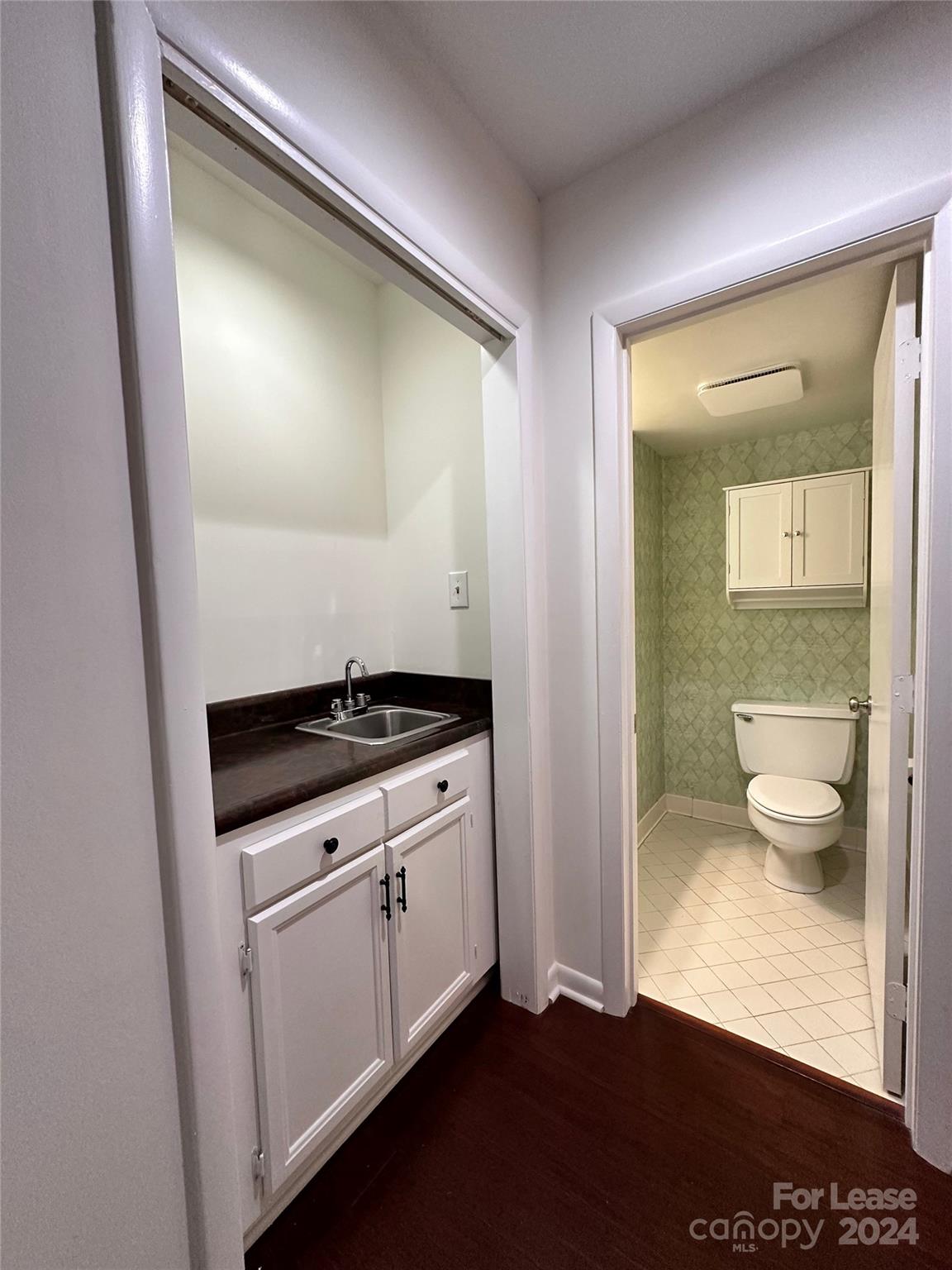 River Hills - Residential Lease