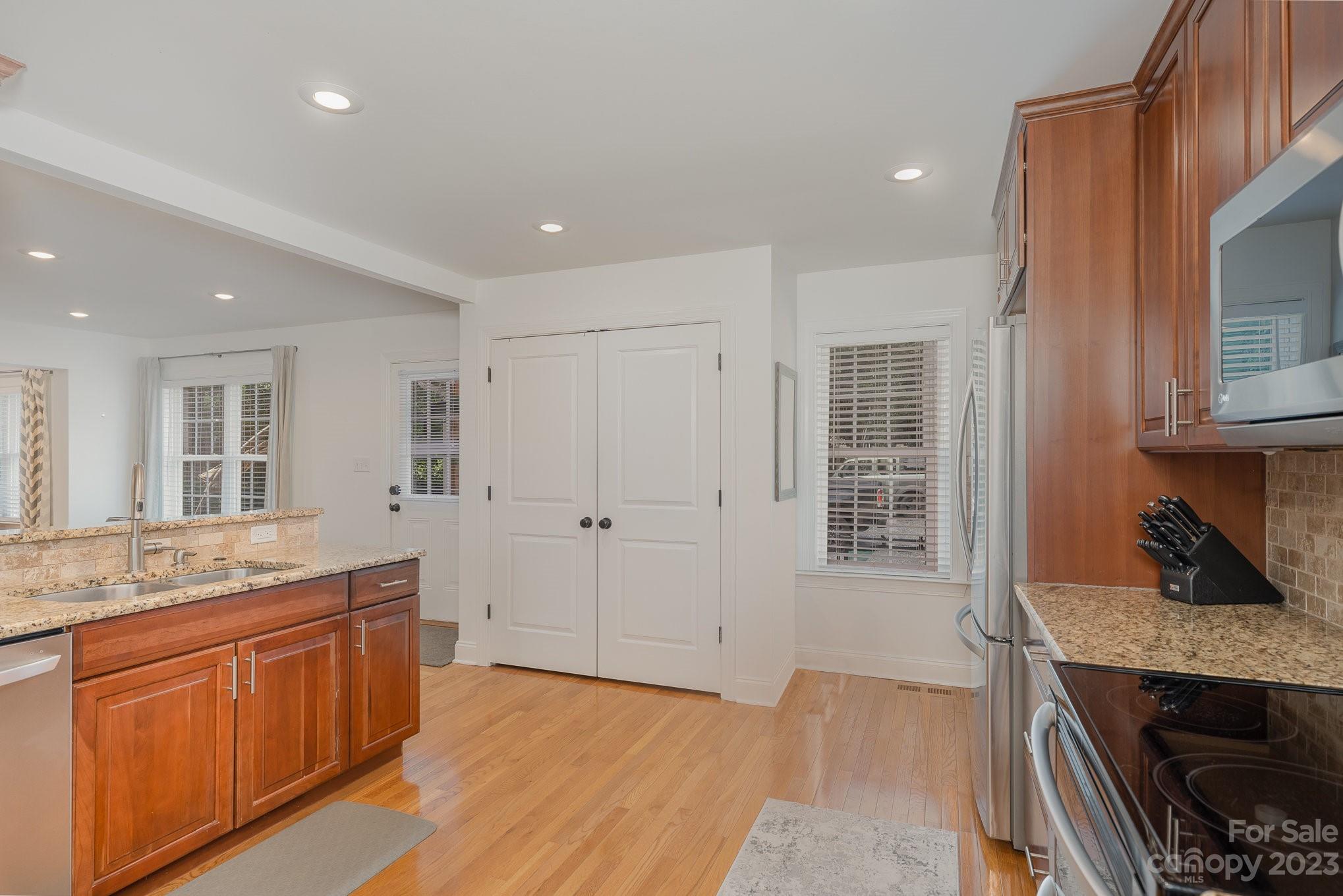 Beverly Woods - Residential