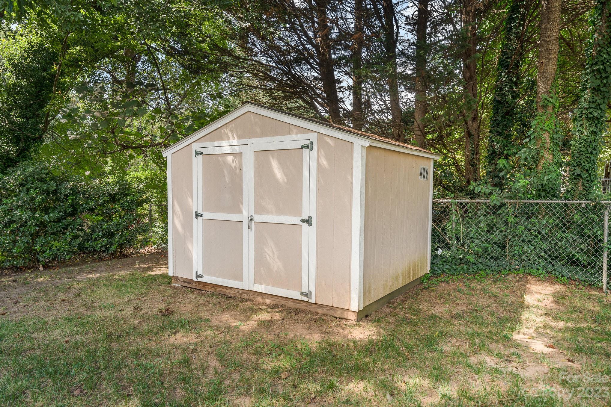 Beverly Woods - Residential