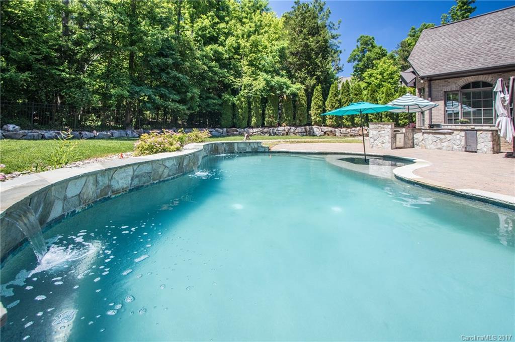 Victoria Lake - Residential