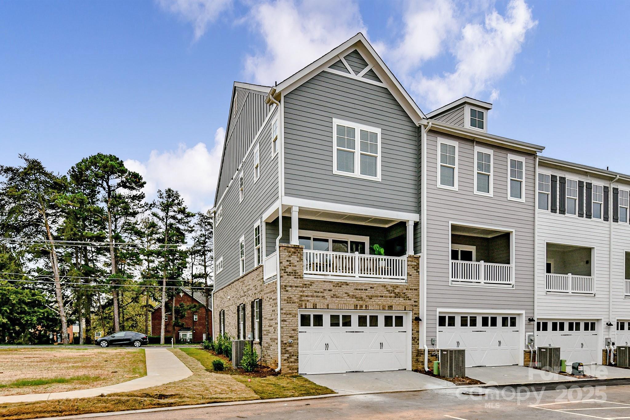 330 Armour Street 46