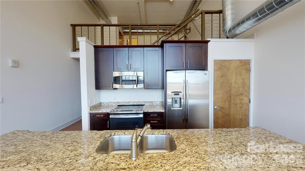 715 N Graham Street 305