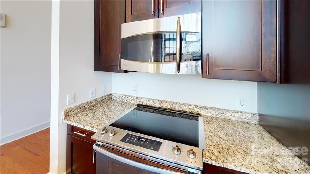 715 N Graham Street 305