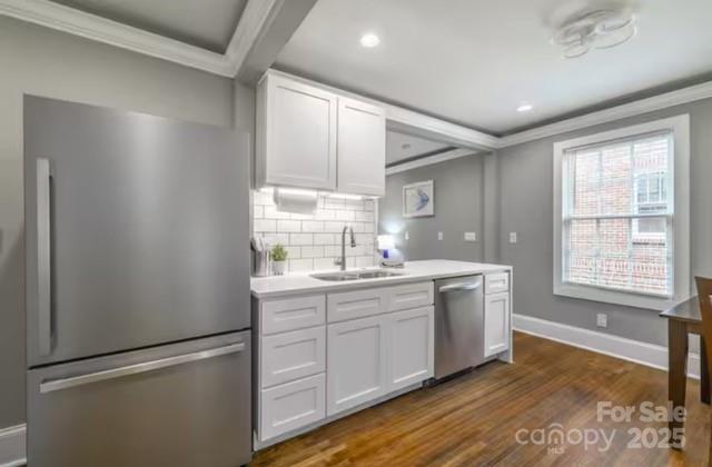 713/715 Walnut Avenue