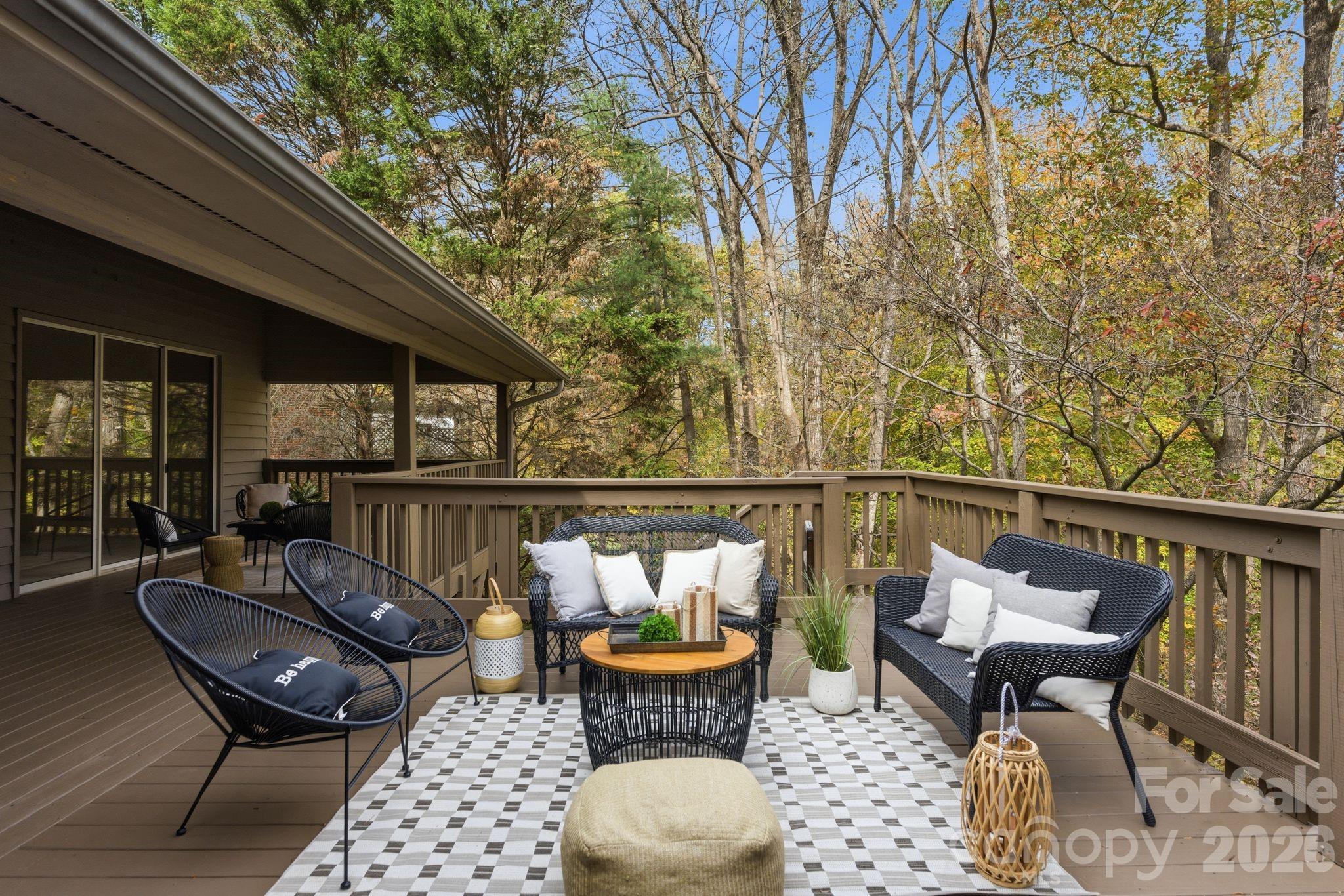 927 Longfield Circle