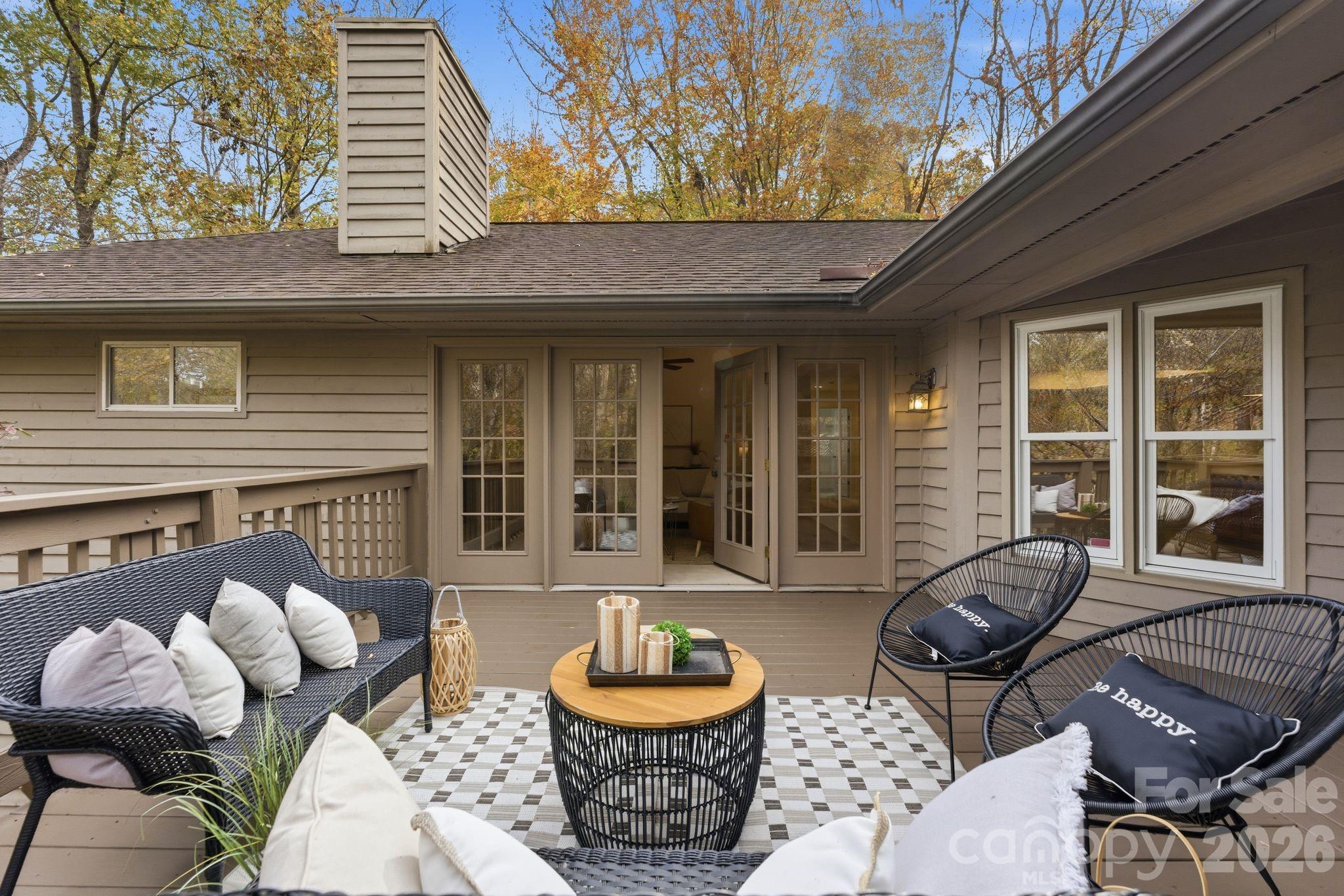 927 Longfield Circle