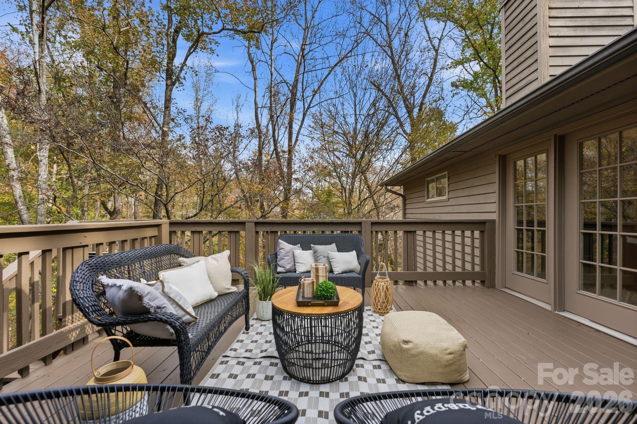 927 Longfield Circle