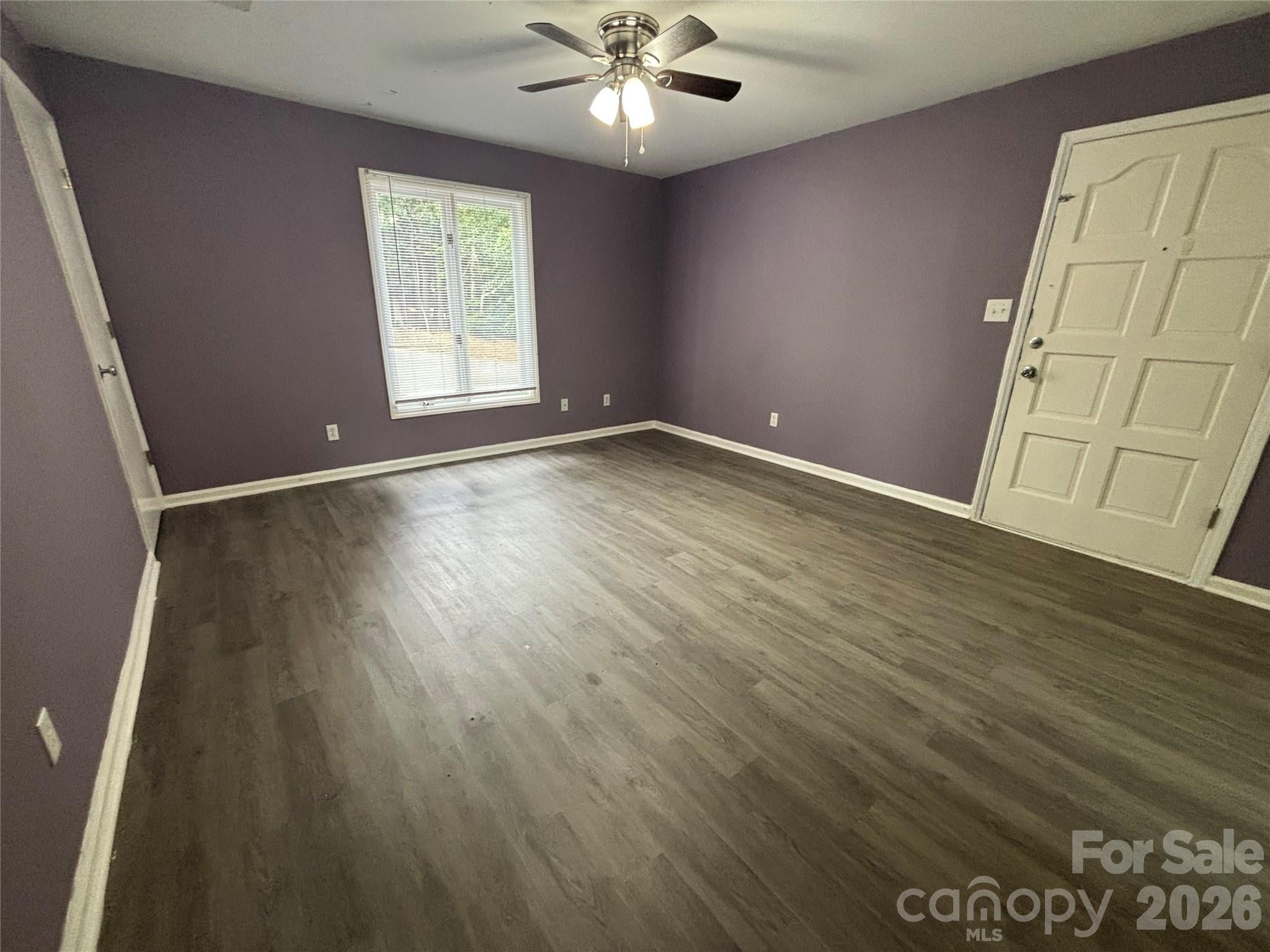 1920 Countrymens Court 4