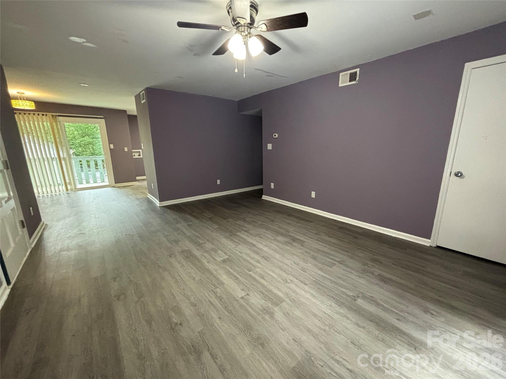 1920 Countrymens Court 4