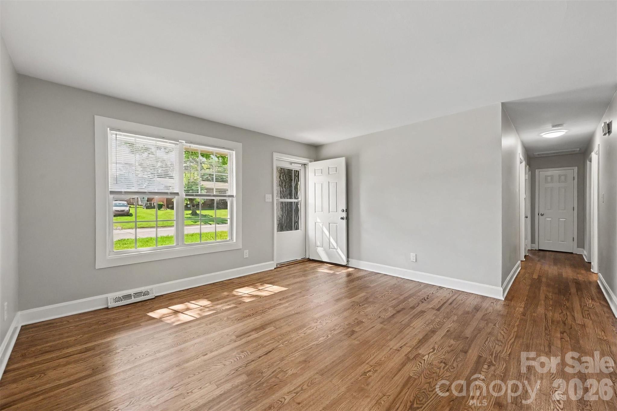 4421 Knollcrest Drive