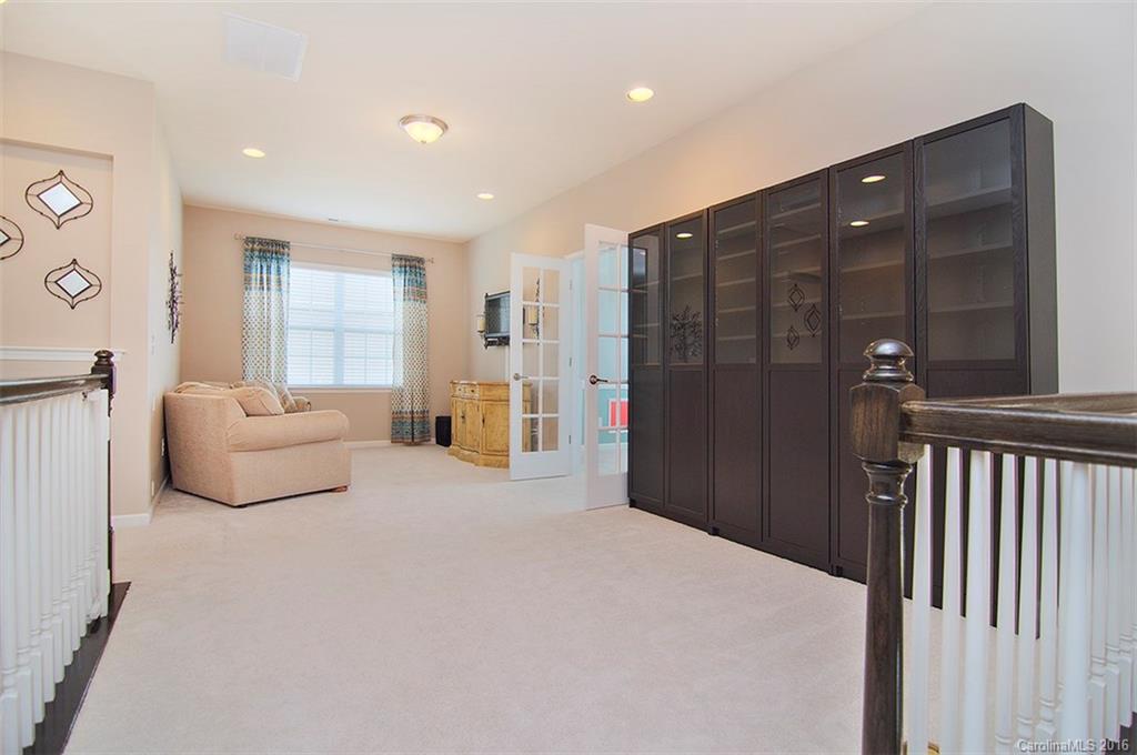 Hawks Creek - Residential