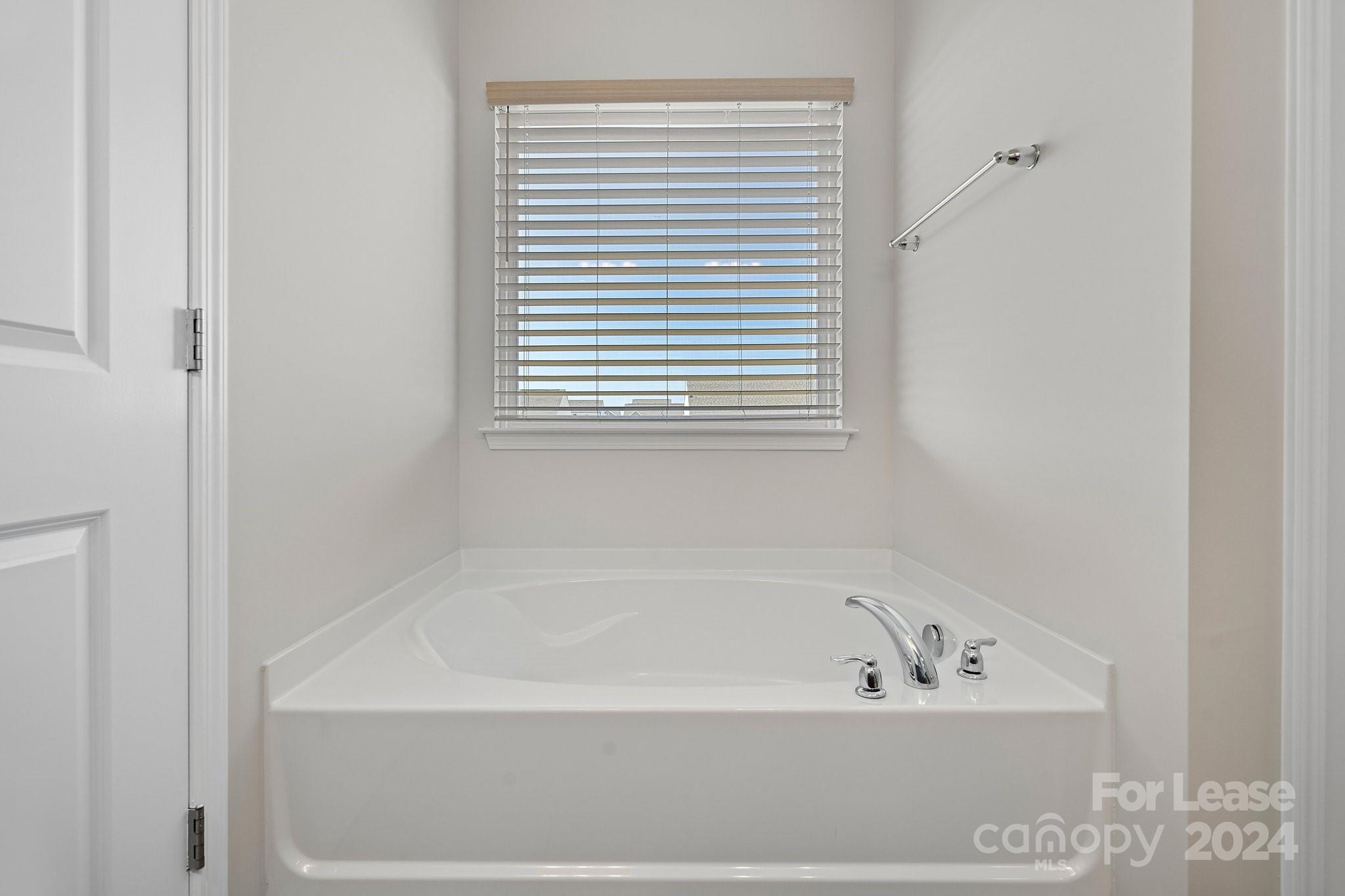 Hidden Lakes - Residential Lease