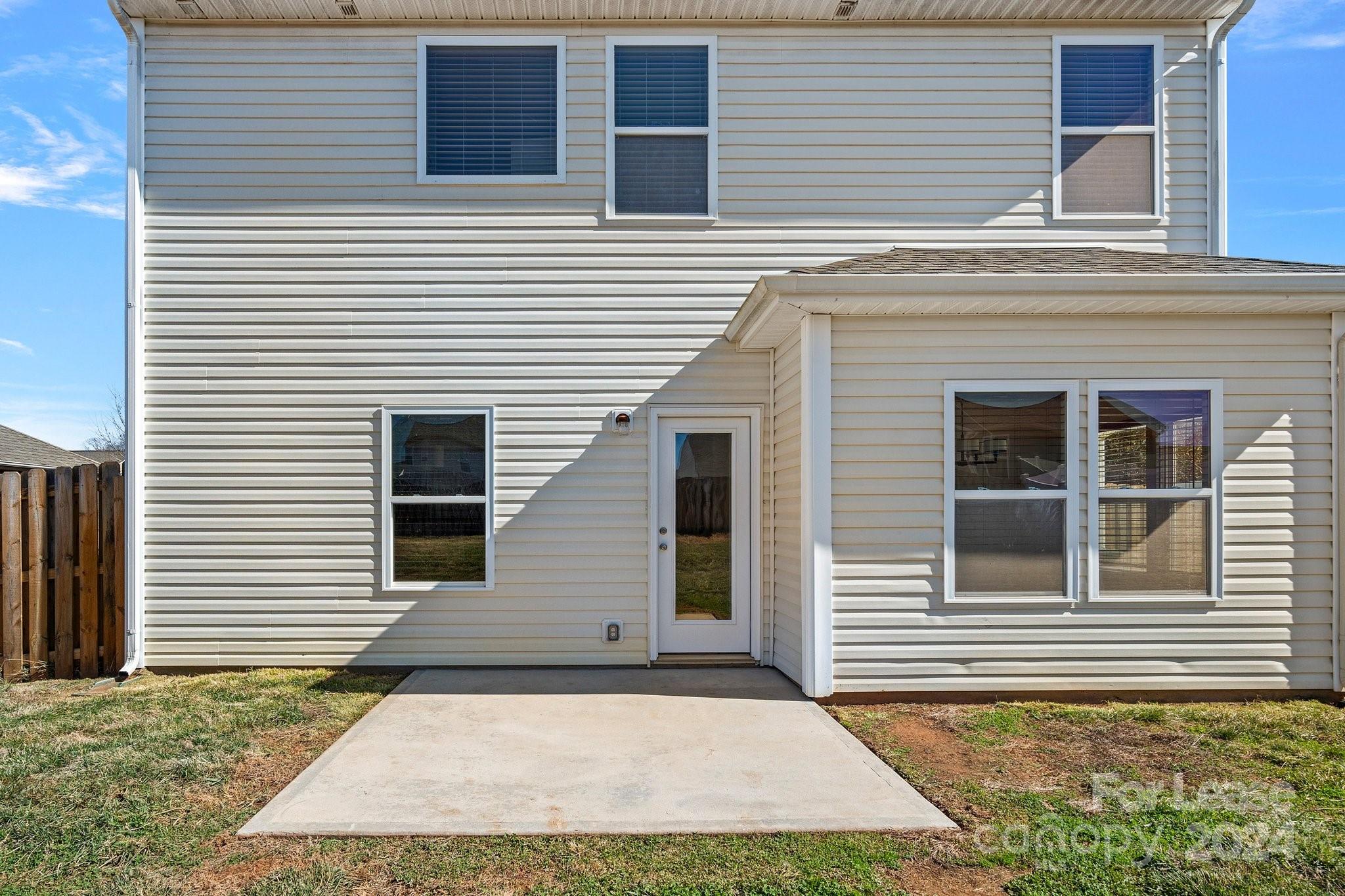 Hidden Lakes - Residential Lease