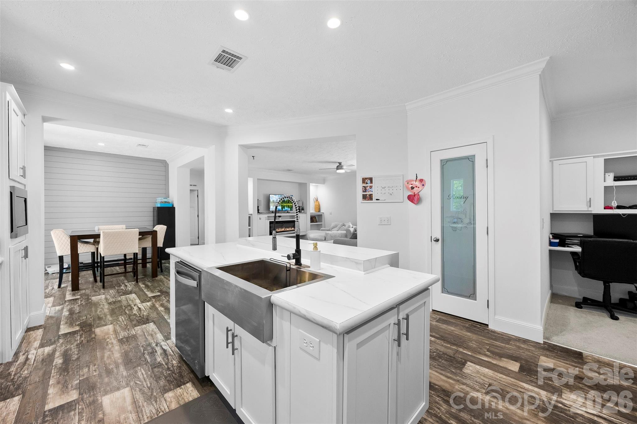 5236 Montana Circle NW