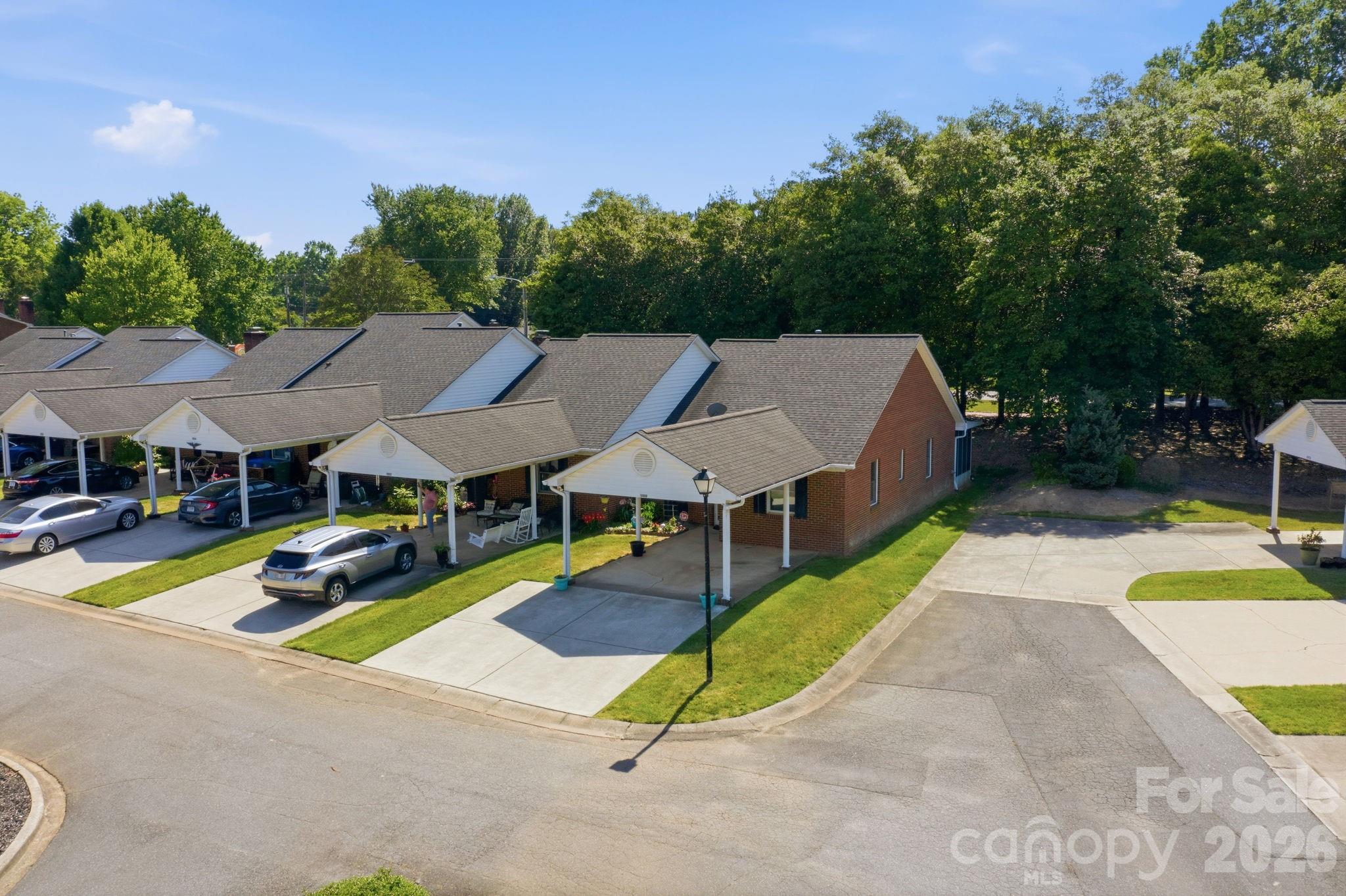 19980 Oak Leaf Circle