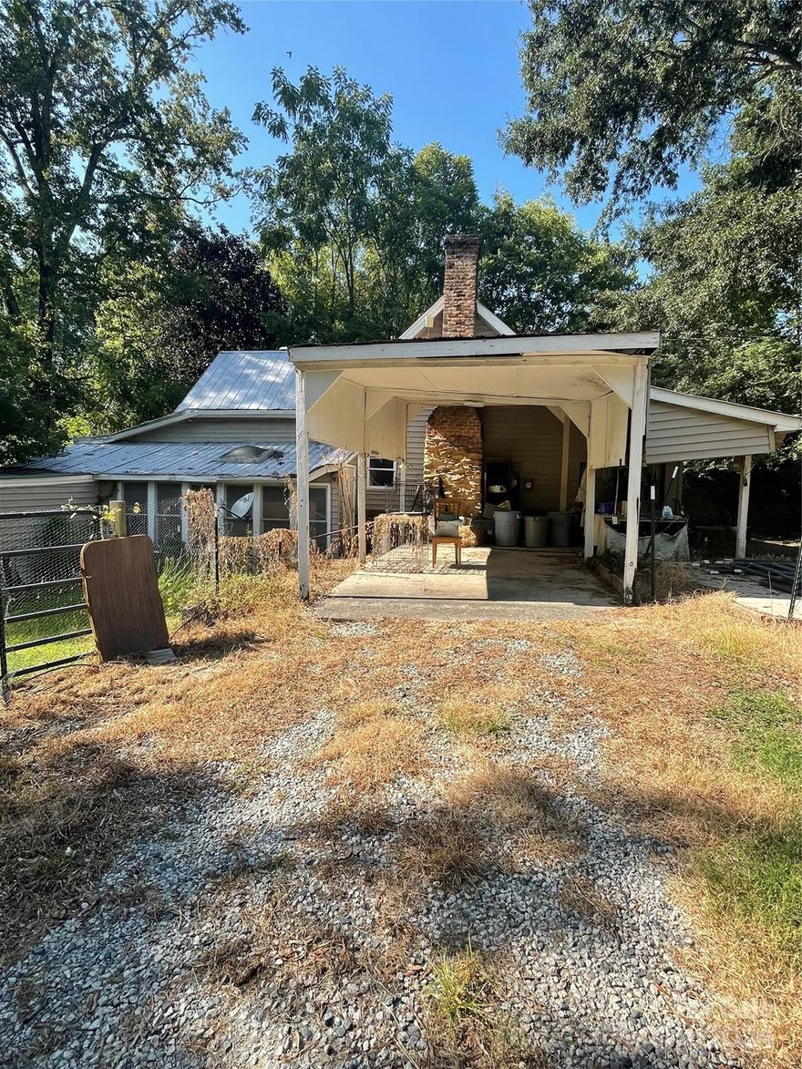 This 3 bedroom 1.5 bathroom rustic country home is waiting for your personal touch! Nestled on 4.02 acres this fixer upper offers endless possibilities. With some TLC, this charming property can shine again. Bring your vision and make it your own. Built in 1900 with 2 bonus rooms upstairs. 
**Cash buyer , no central heat or air, propane wall unit for heating, window units for air. **