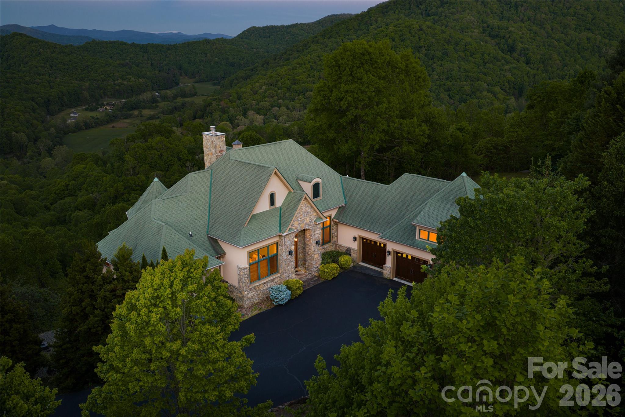 326 Summit Drive