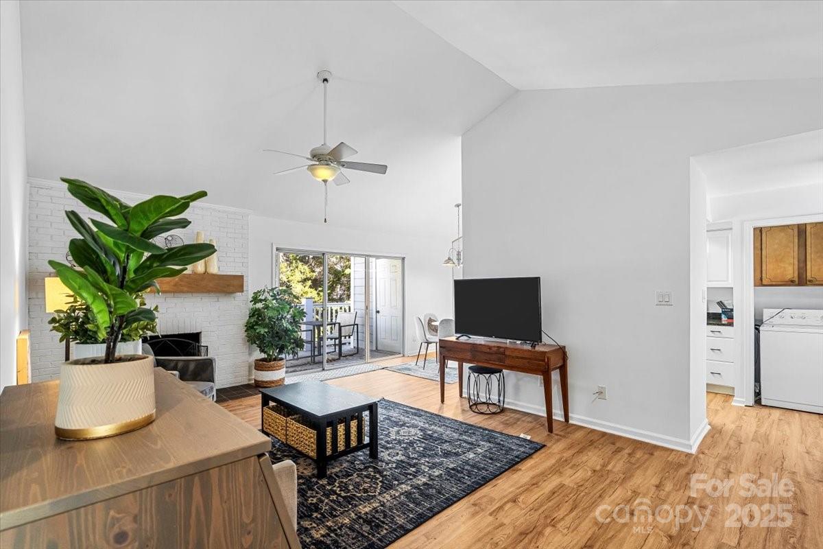 9401 S Vicksburg Park Court