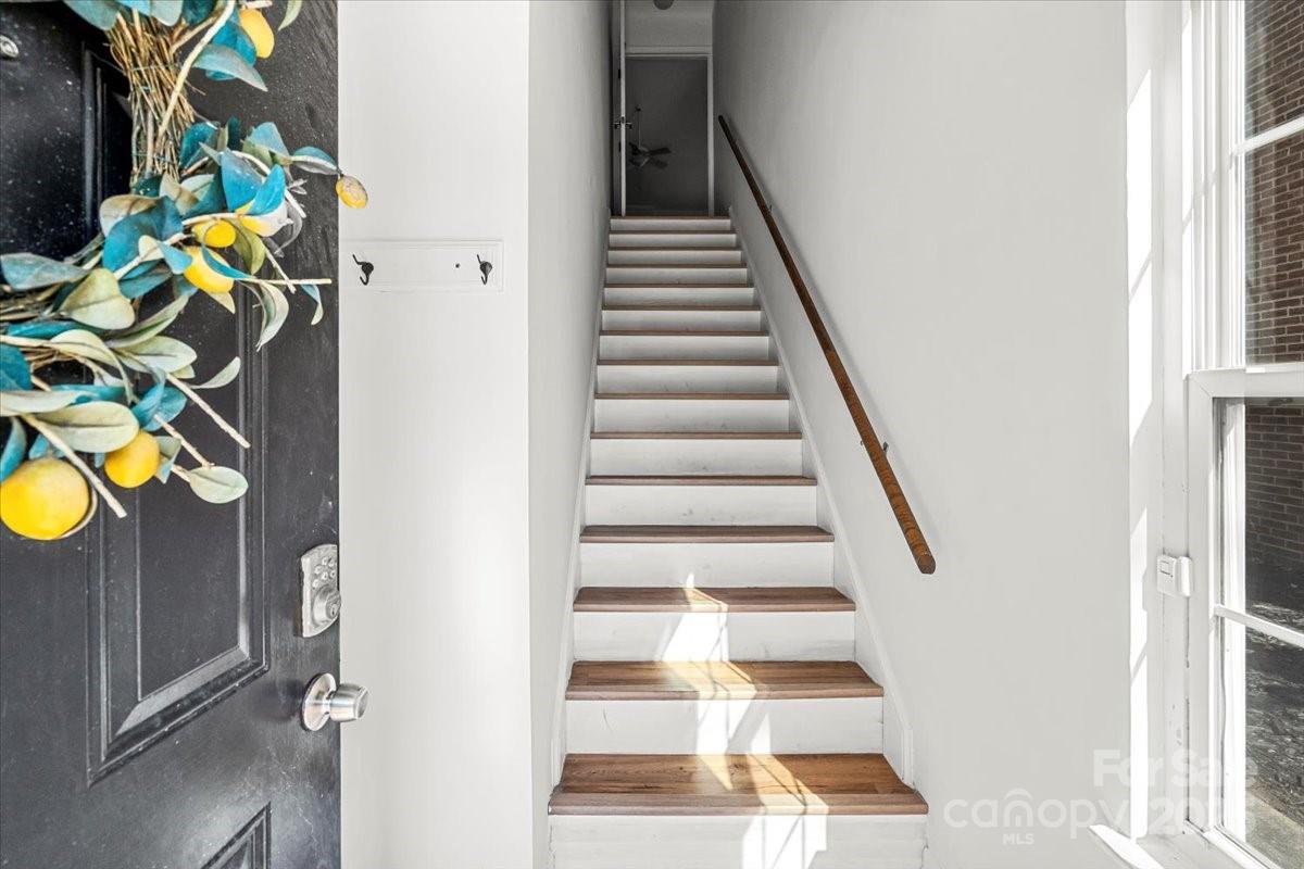 9401 S Vicksburg Park Court