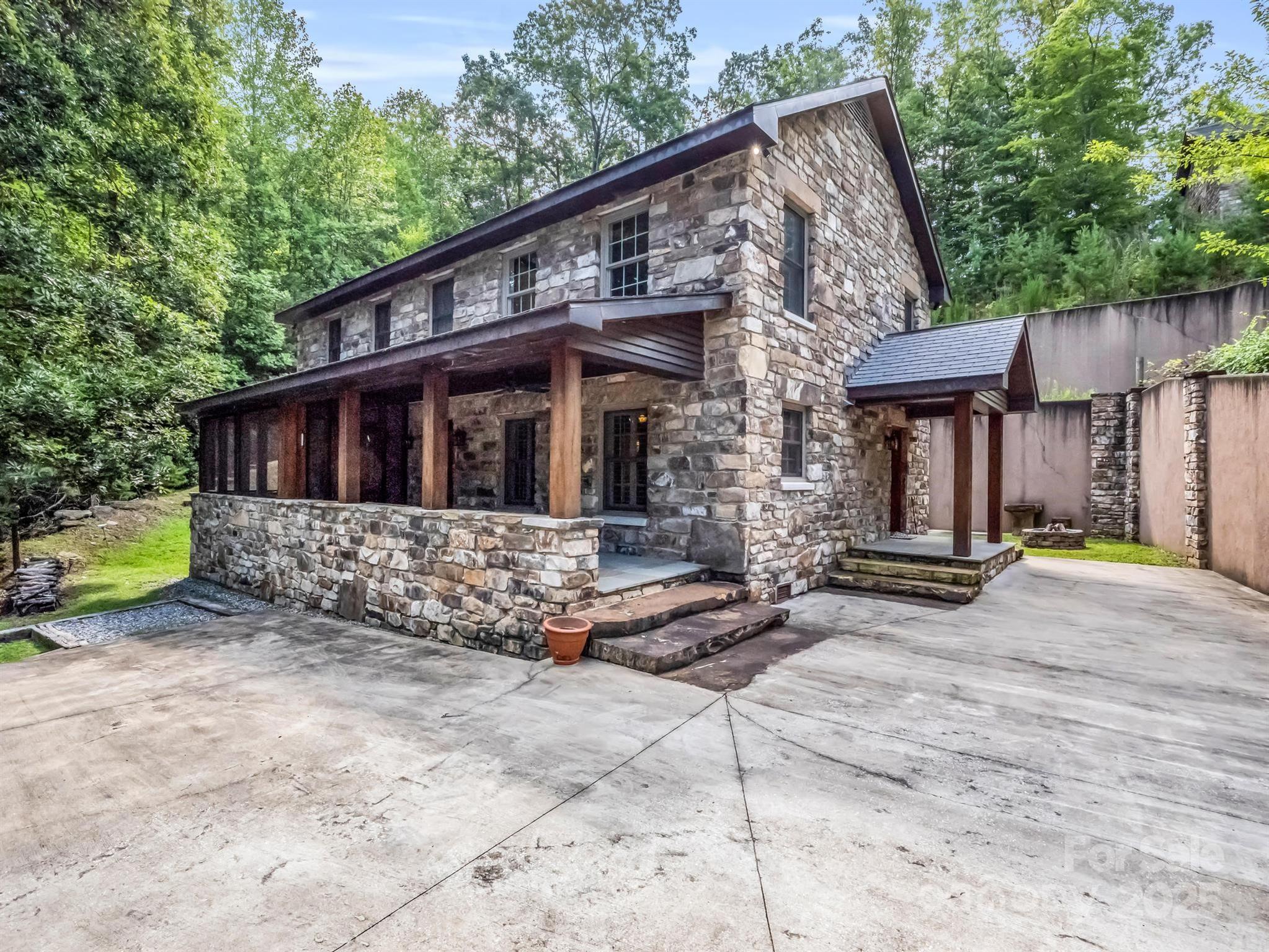2452 Lake Adger Parkway