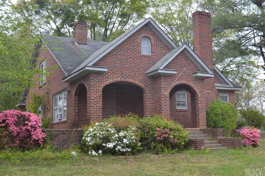 Investment Opportunity! Large 4Br/1Ba brick home in a great location near I-40 and schools. Sits on over an half of acre and would be a beautiful home with repairs.