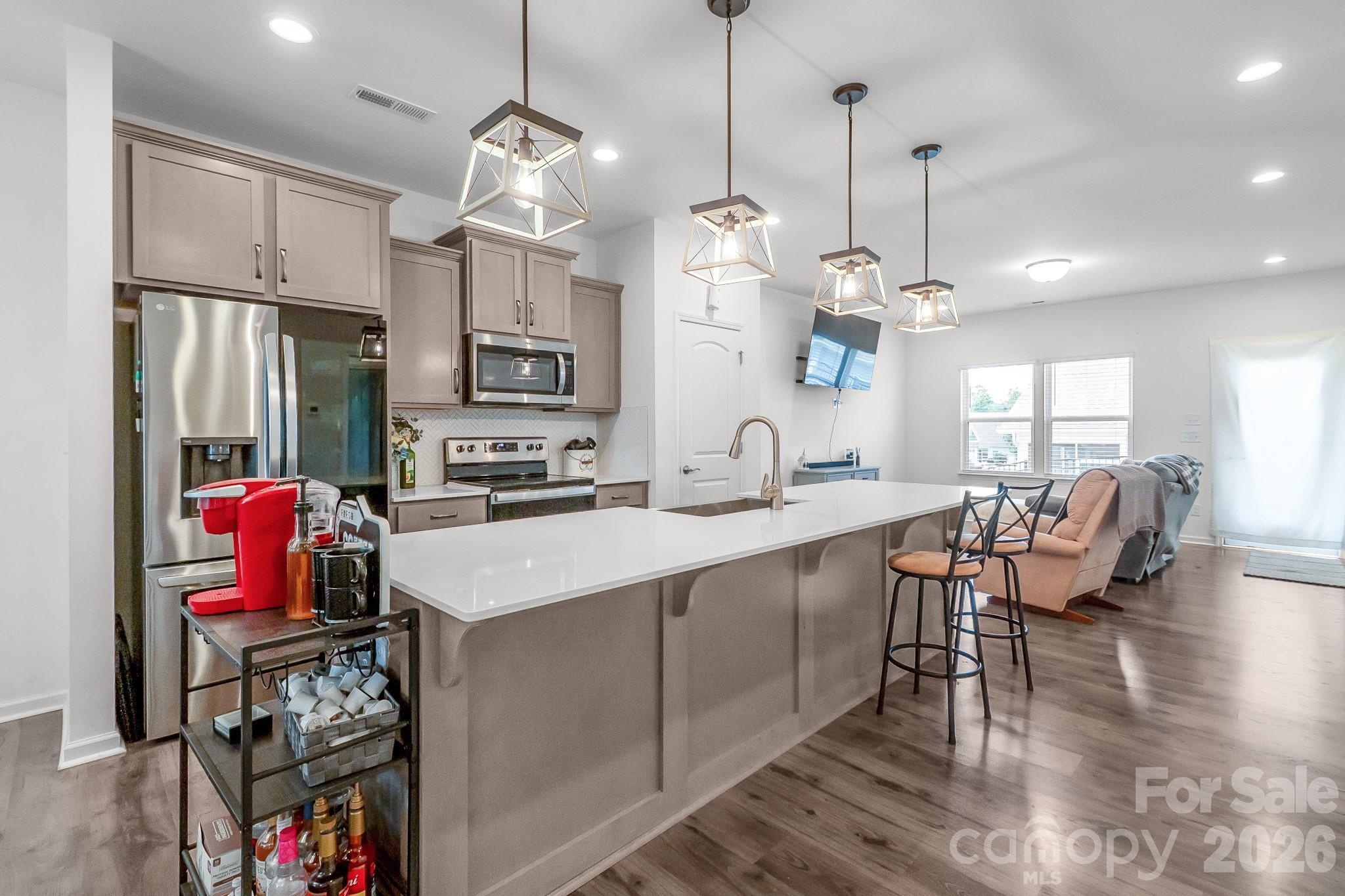 60103 Blue Bird Lane