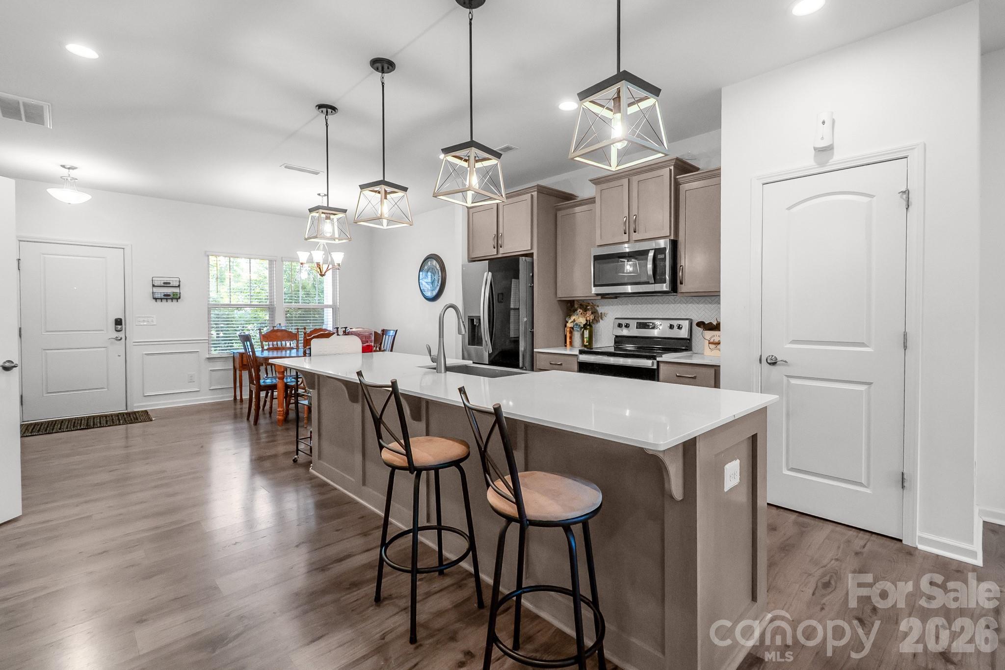 60103 Blue Bird Lane