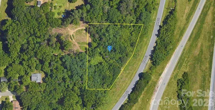 This vacant lot offers an excellent opportunity to build your future home or make a smart investment. Situated in a desirable neighborhood, the property features 1.31 with wooded terrain. Enjoy a peaceful setting while remaining conveniently located near shopping, dining, schools, and major highways, providing easy access to city amenities. Whether you’re looking for a private retreat, a development opportunity, or a long-term investment, this lot provides the flexibility and location to suit your needs.  Listing is for land only and comes As Is.
I MAKE IT MY POLICY TO PUT ALL KNOWN INFORMATION ABOUT EACH LOT IN THE WRITE UP DETAILS, SO IF YOU DON’T SEE THE ANSWER YOU’RE LOOKING FOR , PLEASE CONTACT THE COUNTY TO GATHER INFORMATION.PLEASE UNDERSTAND WHEN BUYING OR SELLING VACANT/RAW LAND THIS IS USUALLY THE CASE. THE LISTING AGENT DOES NOT GUARANTEE THE ACCURACY OF THE INFORMATION IN THIS LISTING AND IS TO BE HELD HARMLESS OF ANY MISREPRESENTATION. BUYERS ARE ENCOURAGED TO DO THEIR OWN DUE DILIGENCE TO MAKE SURE THE LOT IS A GOOD FIT. SELLERS HAVE STATED THAT THEY WISH TO SELECT THE TITLE AGENCY FOR CLOSING. THEY ARE WILLING TO COVER THAT COST AT CLOSING. THANK YOU FOR LOOKING. THIS IS A FLAT FEE LIMITED-SERVICE LISTING.
