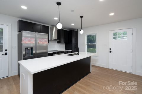 4500 Ridgeley Drive Charlotte NC 28208