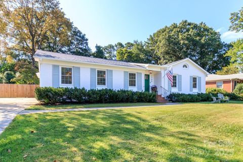 1700 Redcoat Drive Charlotte NC 28211