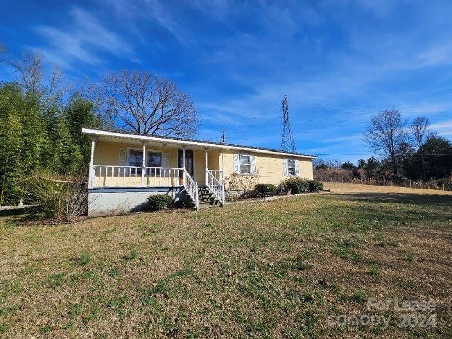 Welcome to 2000 Pleasant Rd Fort Mill. Single family home in a country like setting. Home sits up high off main road. Off street parking and carport. 3 bed 1 bath home with dining area off kitchen and living room. Washer and dryer hook ups on outside porch. Large, covered deck on rear of home. New carpet and freshly painted. Pet conditional with owner approval. No smoking. Renters Ins required. Avail for early March move in.
All Elite Team Realty & Property Management residents are enrolled in the Resident Benefits Package (RBP) for $35.00/month which includes liability insurance, credit building to help boost the resident’s credit score with timely rent payments, up to $1M Identity Theft Protection, HVAC air filter delivery (for applicable properties), move-in concierge service making utility connection and home service setup a breeze during your move-in, our best-in-class resident rewards program, and much more! More details upon application.