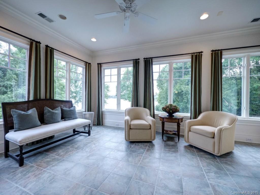 The Peninsula - Residential