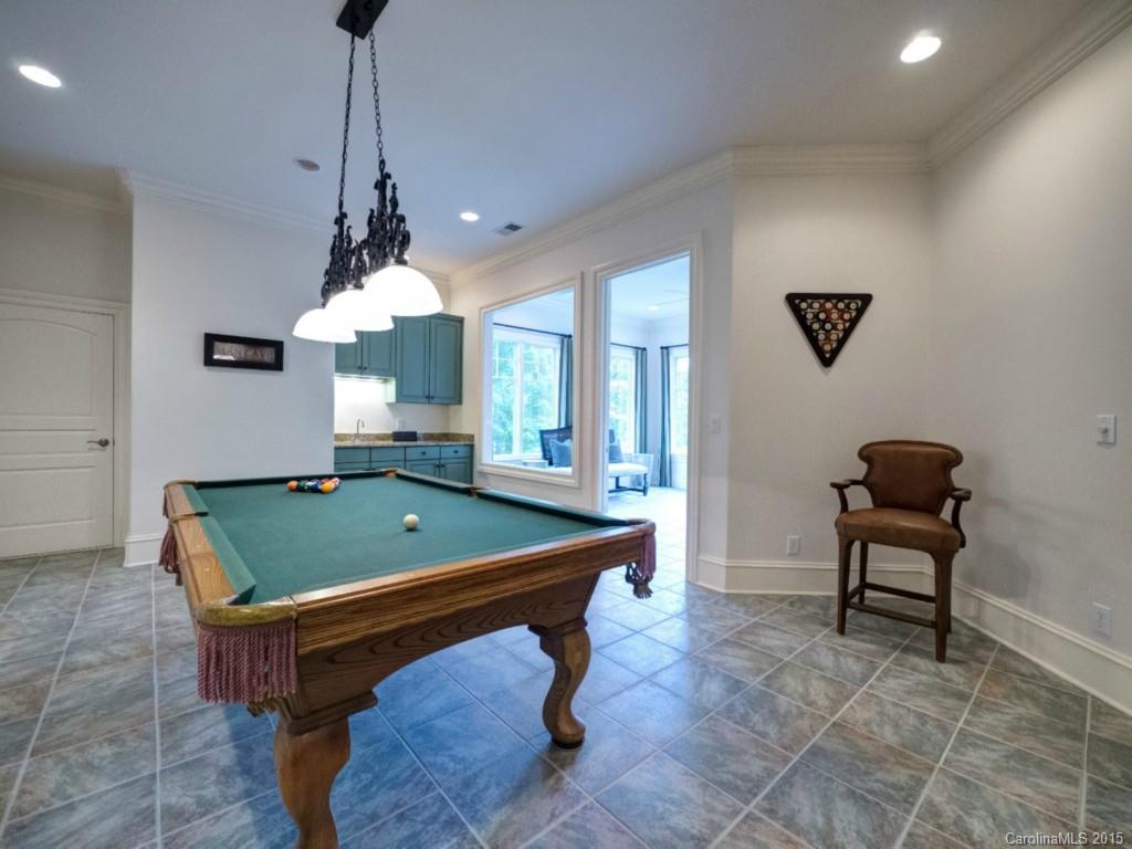 The Peninsula - Residential